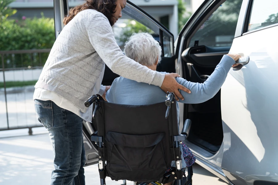 How Elderly Transportation Service Supports Independent Living East Hampton, NY How Elderly Transportation Service Supports Independent Living East Hampton, NY